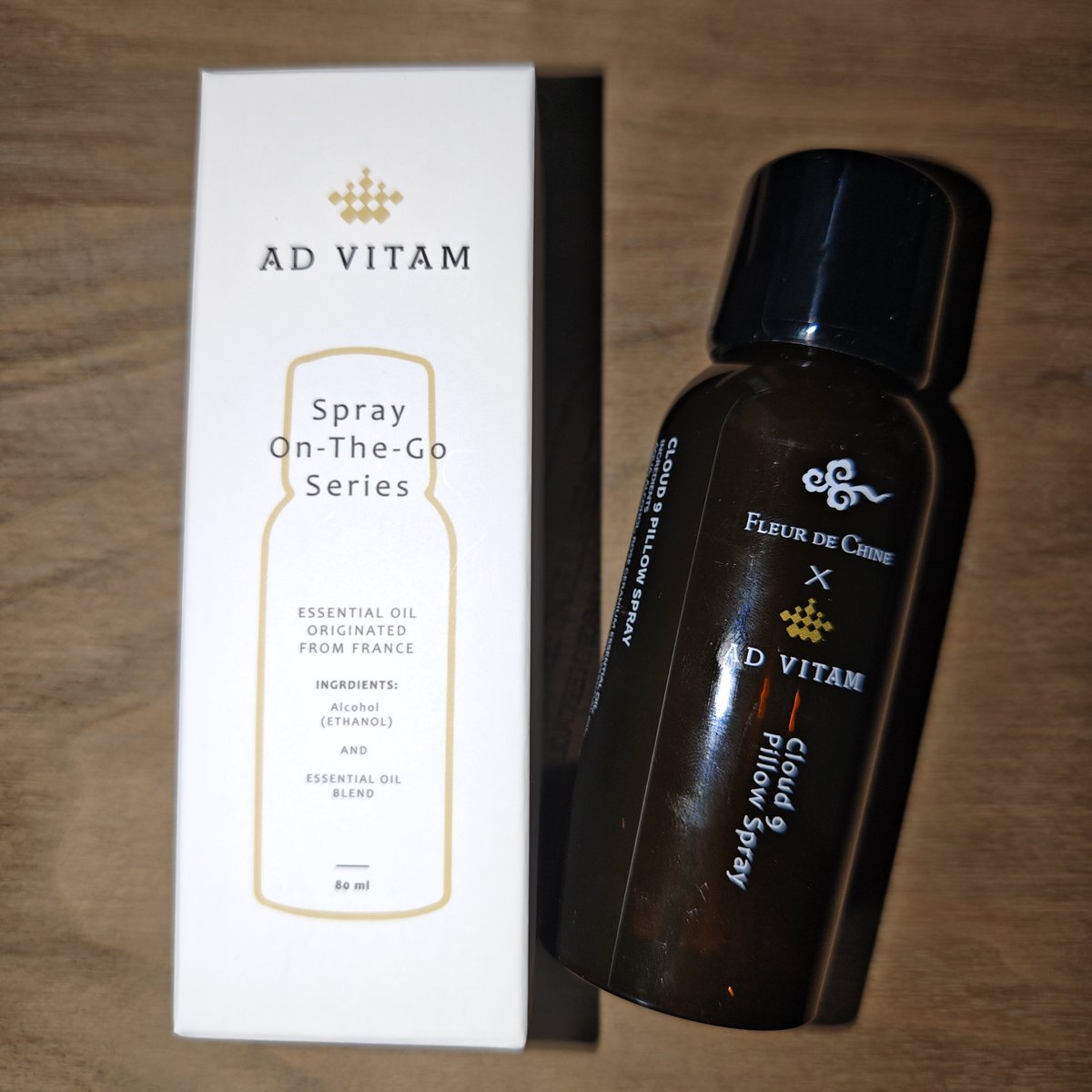 den3_lmk's tweet photo. 台湾のAD VITAM（艾薇丹）というナチュラルオーガニック精油ブランドで購入した、ピロースプレーの香りが素晴らしい。しかも日月潭にあるフローデシン（雲品温泉酒店）ホテルとのコラボとのことで、購入した。 

このホテルは昨年宿泊したパレデシン（君品酒店）と同じ系列店であり、何故ここに来たのかというと、君品酒店で使用されているアメニティを手がけているという情報を見つけ出し同じものを買いに来たからである。だが、店員さんの反応は「NO」であった。君品酒店へはOEMしていないとのことであった。シャンプーからハンドソープ、精油など香りを体験して、記憶を呼び起こし、ほぼ同じであると確信したのに「NO」であった。
そして現在AIに確認すると、君品酒店のアメニティは「O'right（歐萊德）」の特注品であった。香りはクラリセージを基調に、松・ジュニパー・ローズマリーをブレンドしたもので、正しく求めていたものであった。同じものは手に入らないが、次回台湾に行く理由が見つかった。