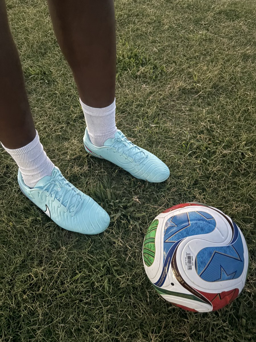 khalilsvibe's tweet photo. new boots ⚽️🩵 https://t.co/AJ0IExWFia