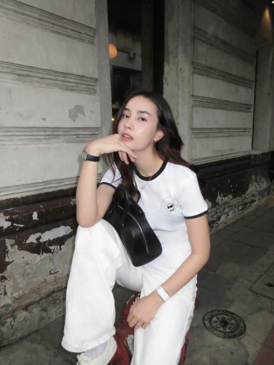 iHatecabbage00's tweet photo. Jayna  IG update 💜 30.06.2026
🪞 
#karllagerfeld  #karllagerfeldth
#aangelinaass 
🥰☺️🐵 https://t.co/9s283Vwibu