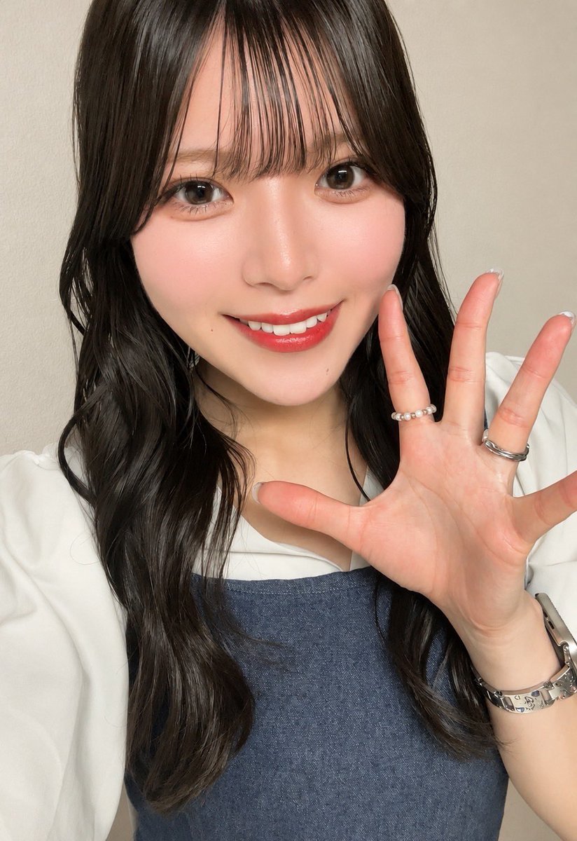 chairmans_iwate's tweet photo. 【お知らせ】
本日から去石莉子がチャーマンズに復帰します。
ライブ出演は、7/20(月)北上アメリカンワールドインストアライブからのスタートです。
メディア出演、イベント出演は、計画進行中のプロジェクトと共に随時始まります。
みなさまの温かいご支援よろしくお願いします。

➖以下本人からのコメントです➖

皆さんお久しぶりです！
去石莉子です！🧚‍♂️

この度チャーマンズに復帰する事となりました。
突然の発表で驚かれる方もいるかと思います。
私自身驚く事に私の中に芽生えた、まだチャーマンズで活動をしてみたいと言う気持ちがとても大きくなりました。
そしてそこに人生の源を感じています！
様々な意見があると思いますが、復帰と言う選択をしたからには、全力で後悔の無いようチャーマンズに貢献出来る活動して参ります。
卒業してから、ひなたちゃんが守り続けて来てくれたチャーマンズをこれから一緒に盛り上げて行ける事がとても楽しみです！✨️
また一から努力し、応援していただけるように頑張ります！！！
これからもよろしくお願いします！！🍀

2026年7月1日