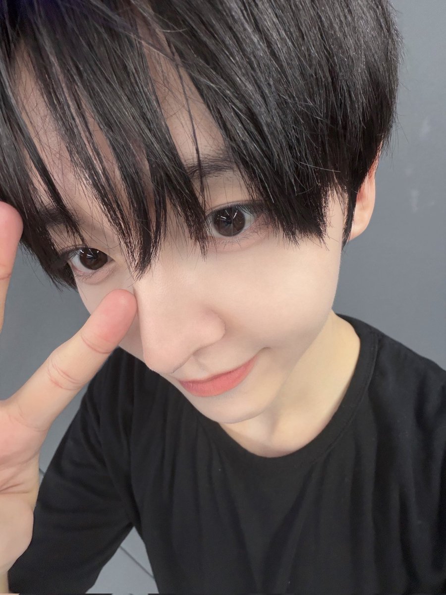 abcde526's tweet photo. #누구보다_빠른_7월_최애_선점 https://t.co/xNQ1EekUPJ