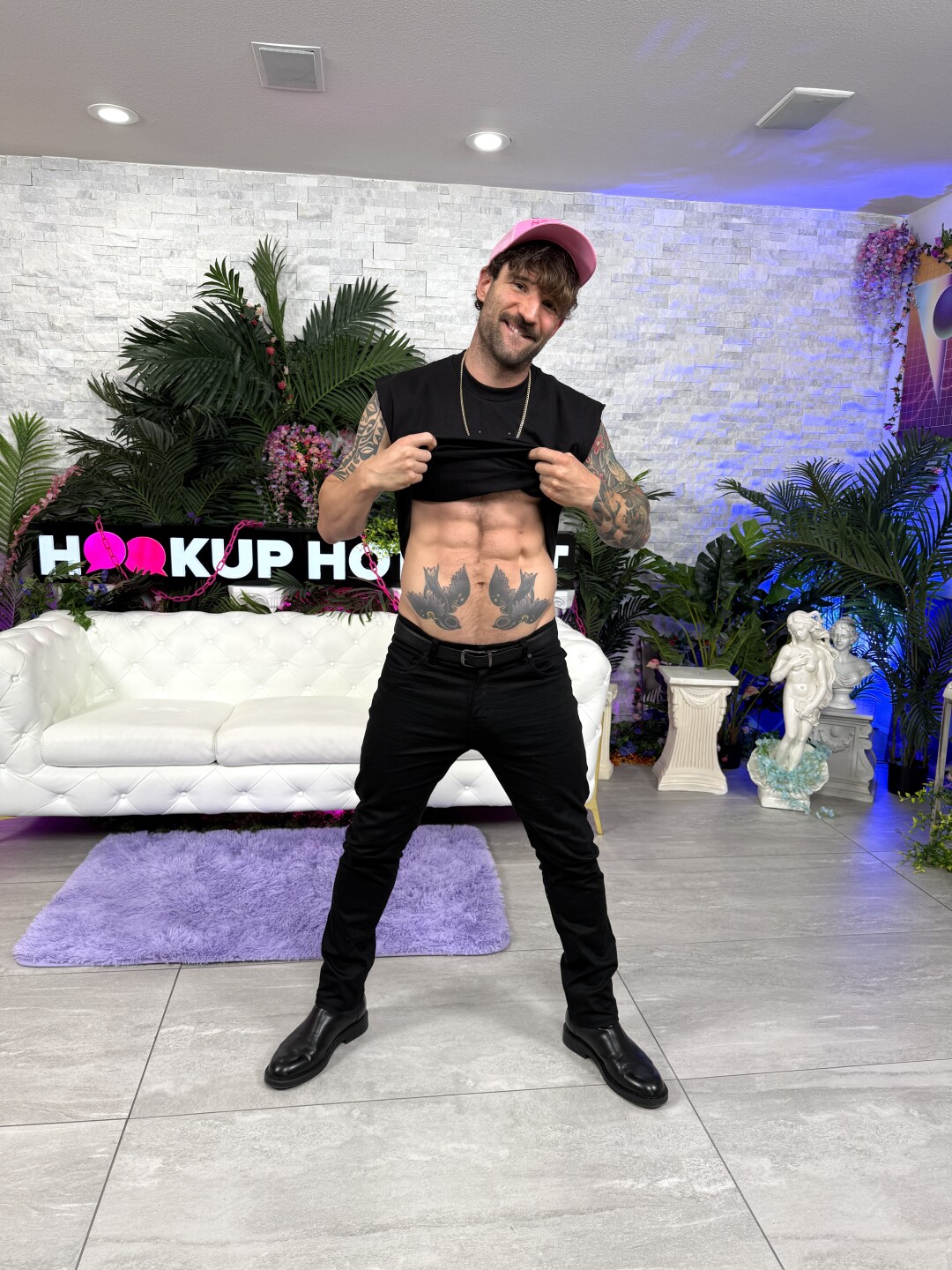 3 pic. my abs just really wanted to say hi to everyone 🤪 https://t.co/ep2gegdCoQ