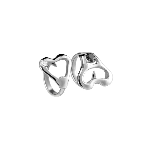 abe2be's tweet photo. They wear couple ring 🤔 https://t.co/uB2p1TKs0m