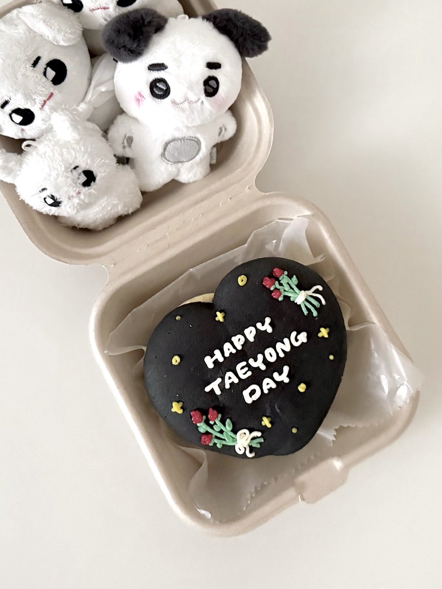 ____ty95's tweet photo. ⋆. 𐙚˚࿔ 𝘩𝘢𝘱𝘱𝘺 𝘣𝘪𝘳𝘵𝘩𝘥𝘢𝘺 𝘮𝘺 𝘥𝘦𝘢𝘳𝘦𝘴𝘵 , 𝘵𝘺 𝜗𝜚˚⋆

#HAPPYTAEYONGDAY
#다시_돌아온_태용이의_여름
#TAEYONGat31StillWYLD https://t.co/yeQ7a7eDs6