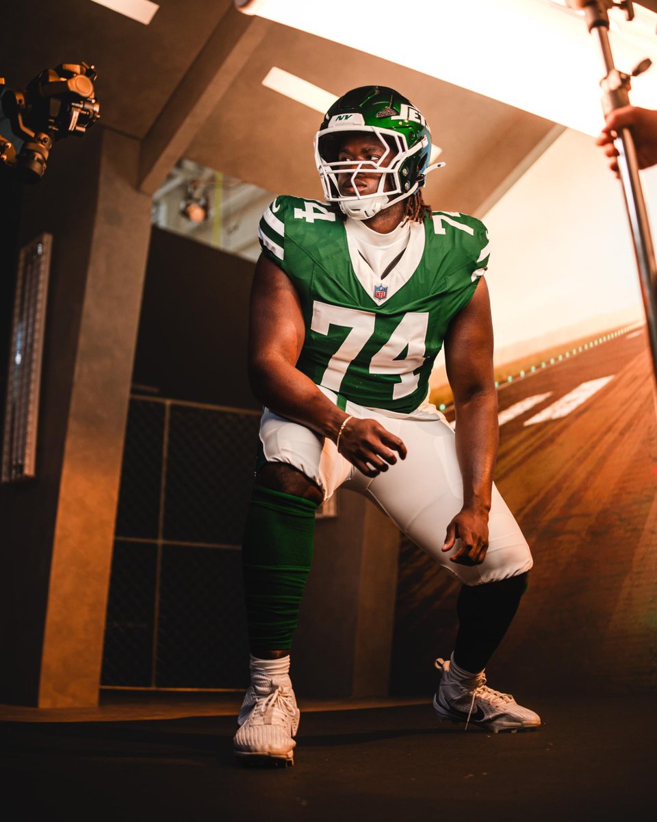 nyjets's tweet photo. our definition of bookends 📚 https://t.co/ufRB1voSWh