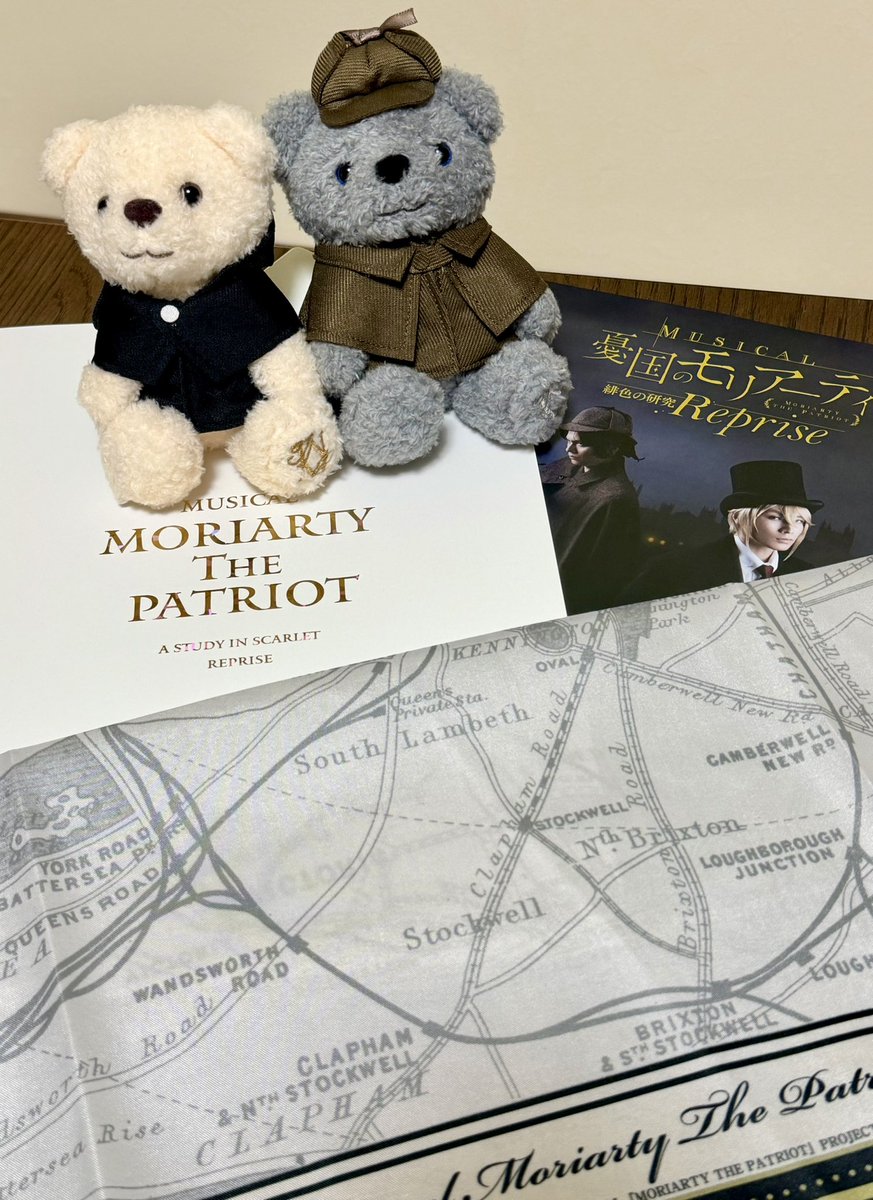 zaramesenbe's tweet photo. 本日はMISICAL『憂国のモリアーティ 緋色の研究Reprise』の観劇。最初の衝撃からもう10年なのか。初2.5で観劇前は正直侮ってた。でもテーマ曲以降は圧倒されっぱなしで、心で土下座したよね。これは凄いって！その感動はこれまでも、そして今日も変わらず。まだまだ続いて欲しいなあ…(´ω｀) https://t.co/ioXj6DIgyq