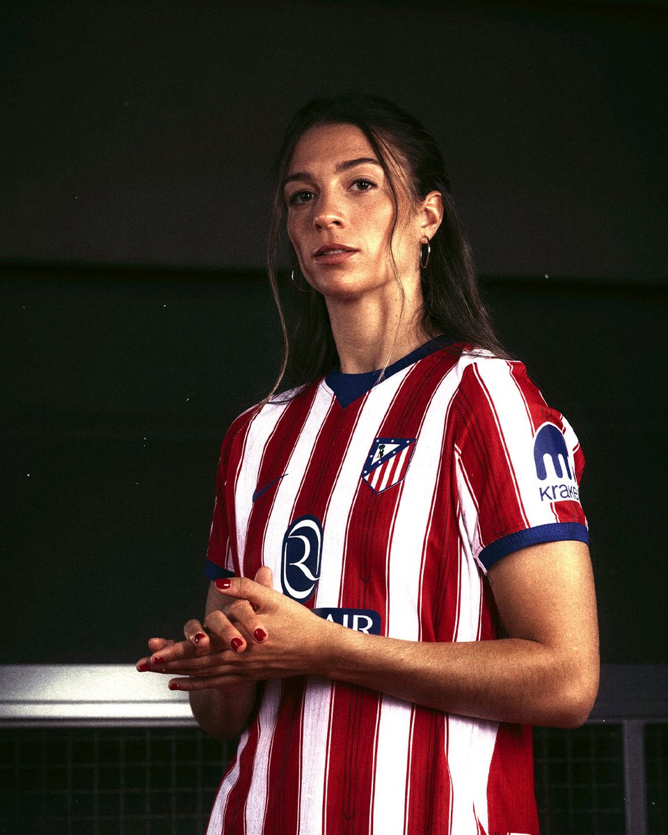 lidiaherranz_'s tweet photo. 🎨📸 Dirección de arte y edición de foto para el lanzamiento de la Home Kit 26/27 del @Atleti https://t.co/x1XYDFTDAF