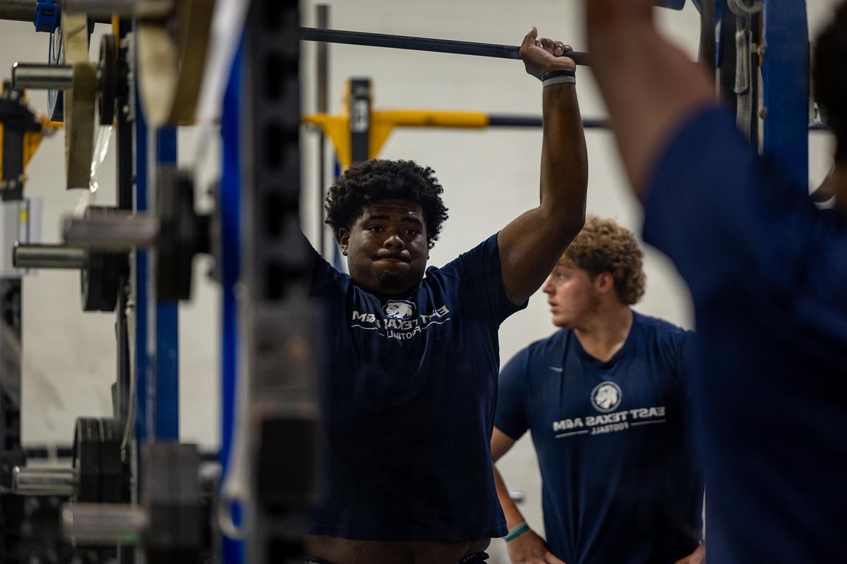 Lions_FB's tweet photo. Stacking reps. Building Lions. #HailET https://t.co/KLGm2uzHST