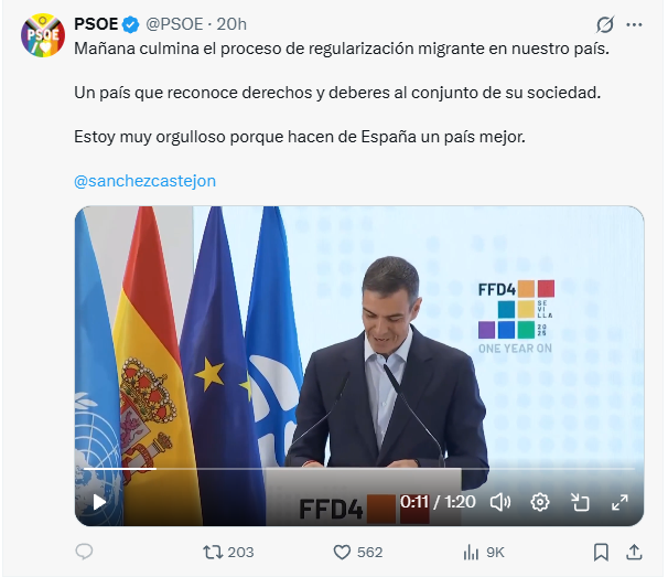 FalKimetr0's tweet photo. Las pobrecitas victimitas que dicen ser lo que quiere el pueblo necesitan ponerse una bandera en el perfil y quitarse los comentarios porque sino se les cae la sociedad encima... vaya incompetentes https://t.co/Um0NfC6San