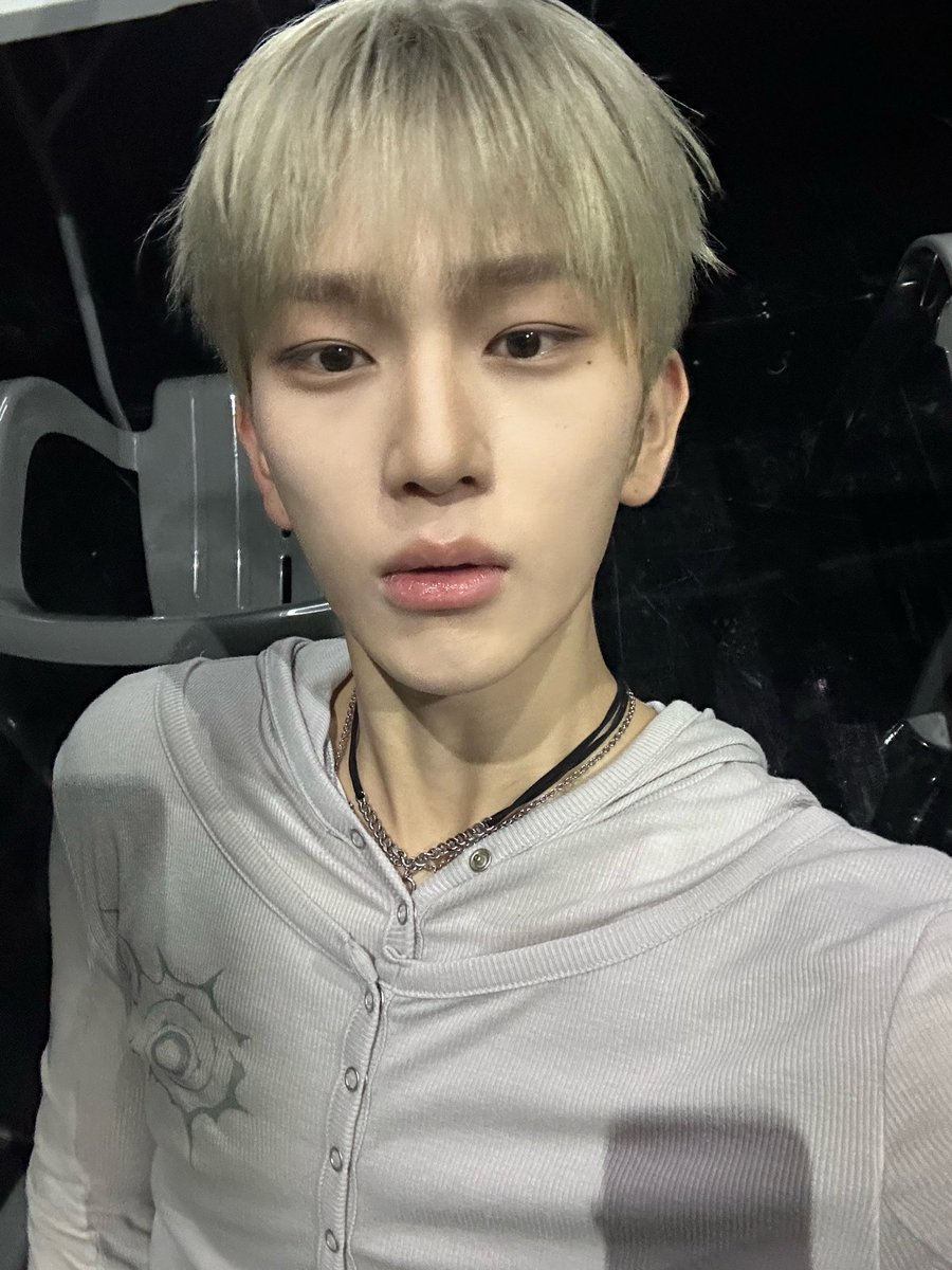 BAEKSEUNG_CREAM's tweet photo. 기카로 찍고 회사 안거치고 바로 보낸 셀카
ㄴ 보정 없답니다 https://t.co/aCBVjr82O5