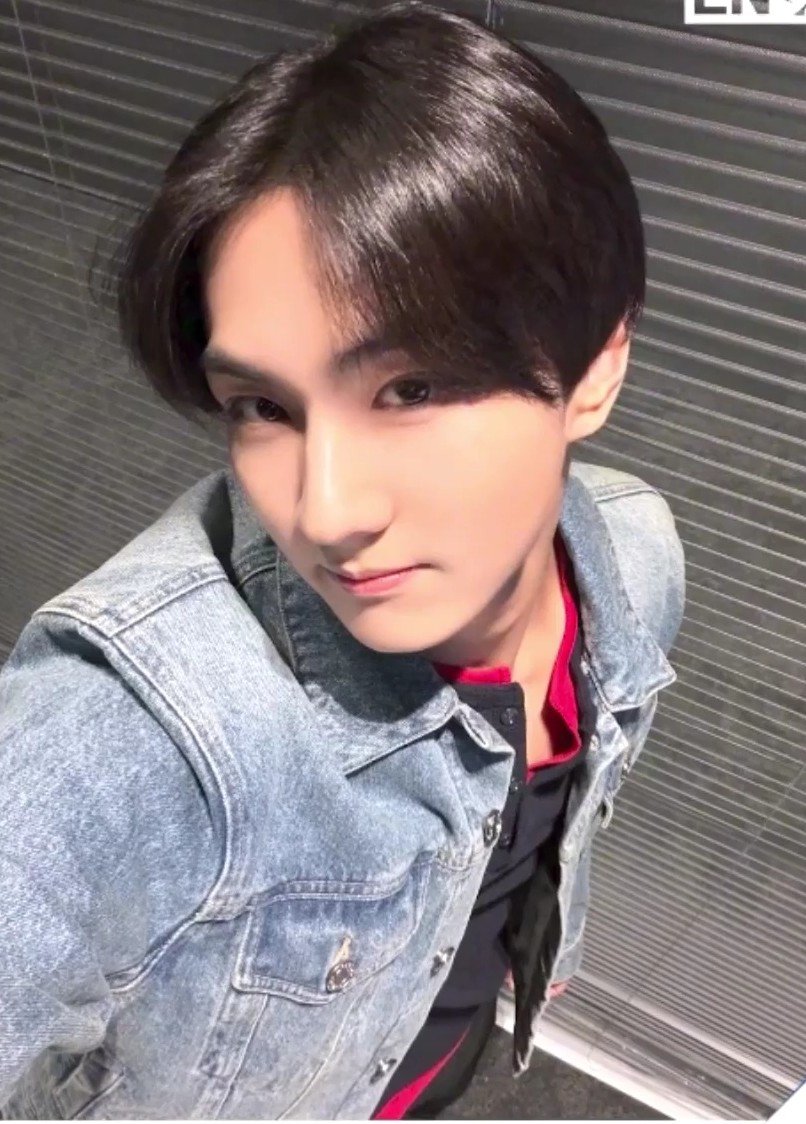 woncattos's tweet photo. JUNGWON SELFIES FOR JULY BIRTHDAY ENGENES 🥹🤍 #JUNGWON #정원 https://t.co/DlMvYh561X