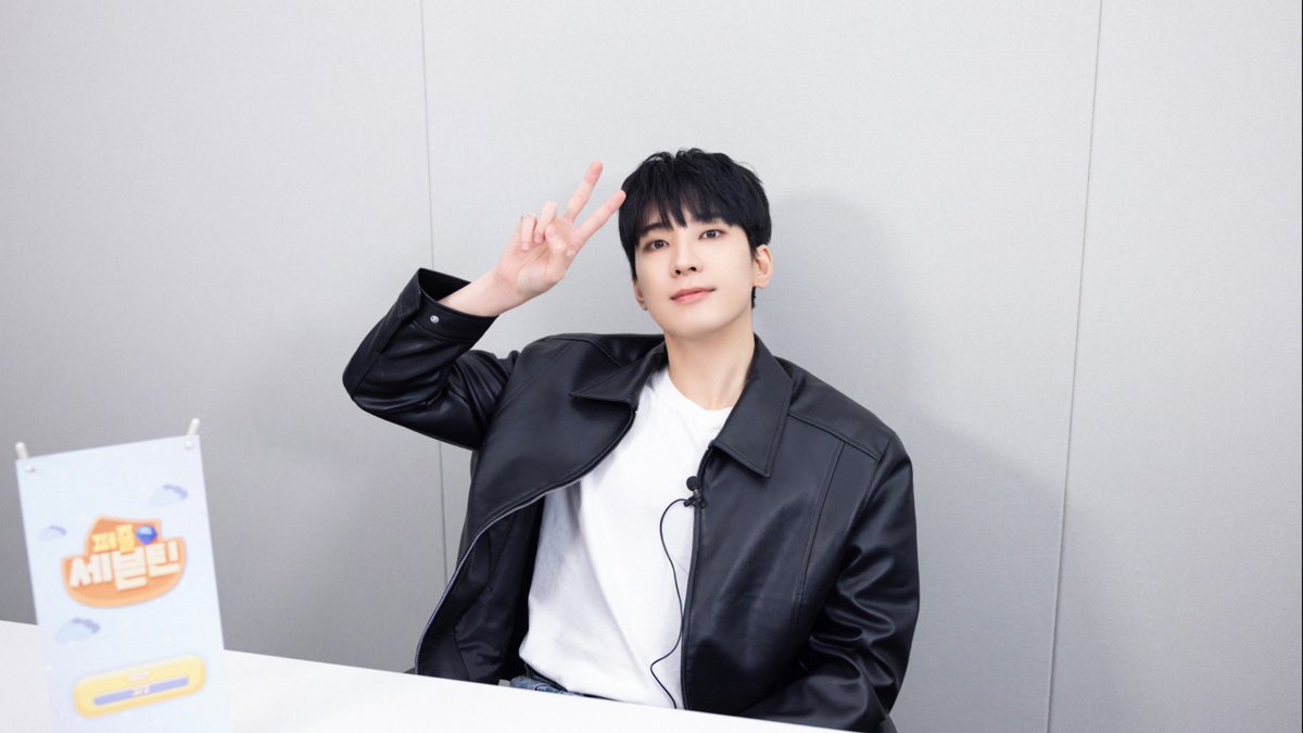 wonnnwoo's tweet photo. happy happy happy wonwoo month happy wuly (wonwoo july) !!!!!!!!!!!!! 🎀🫧 https://t.co/7QfDJoHDsm