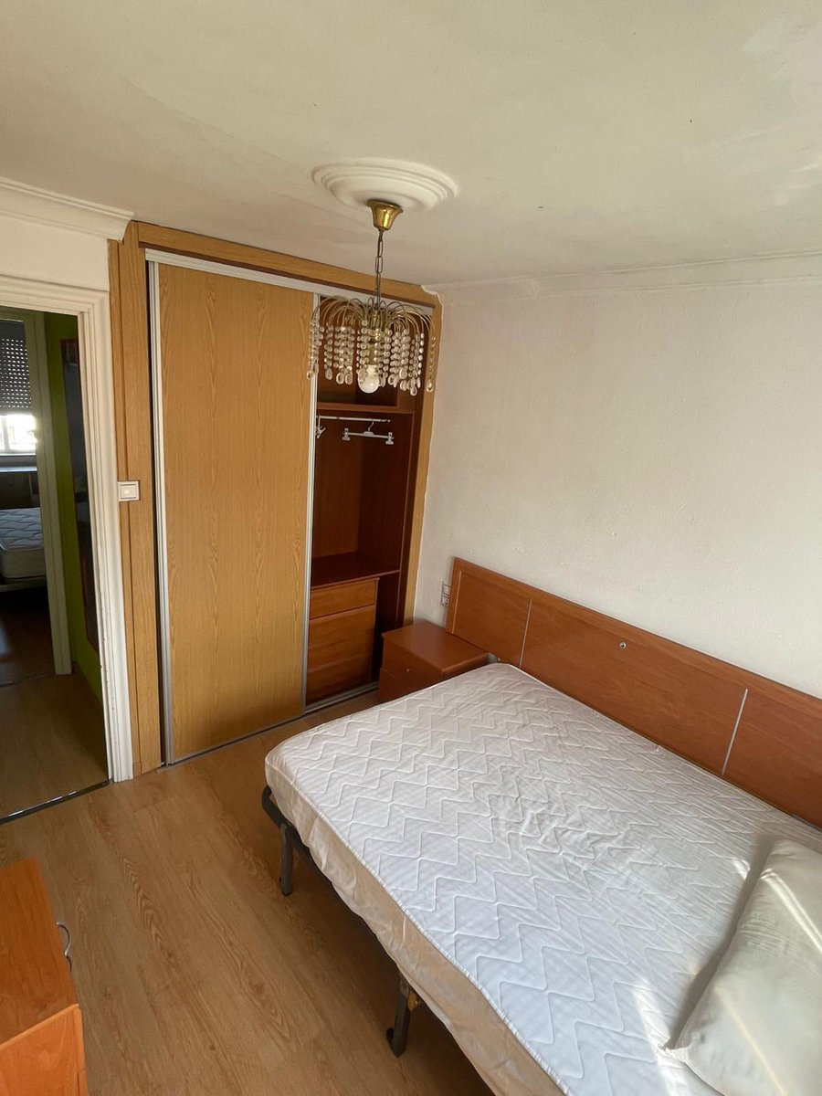 onetodenieves's tweet photo. Olii!! Buscamos compi para un piso de 3 en Santiago para o curso 26/27, calle Avenida Salamanca (campus norte). 193€ ao mes + gastos https://t.co/1TbnAWwdYO