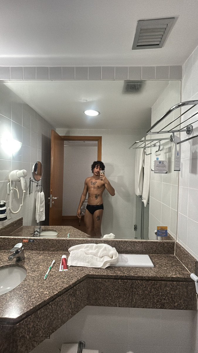 willggr_'s tweet photo. https://t.co/xy37fB4xXV https://t.co/APv3bAWbjh