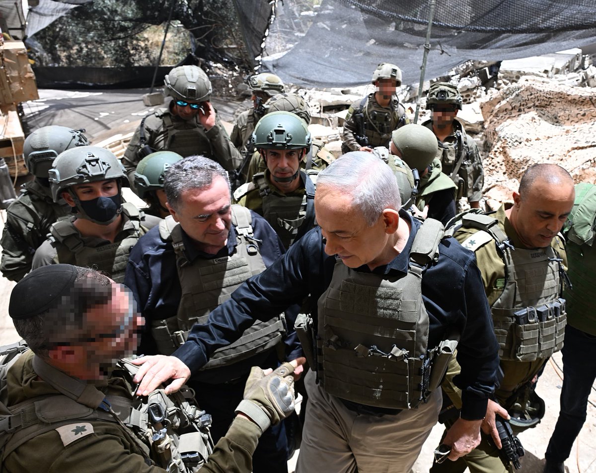 i24NEWS_EN's tweet photo. 🔴 ‘As long as Hezbollah threatens us, we will stay here,’ vows Netanyahu during visit in the Security Zone in southern Lebanon https://t.co/HfhtplNu6T