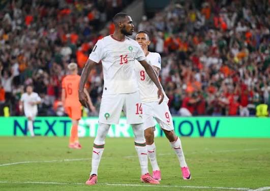 Samicfm1's tweet photo. Jsuis mort Issa Diop  il a célébrer comme akutsu dans ao aoshi https://t.co/uweCr02npK
