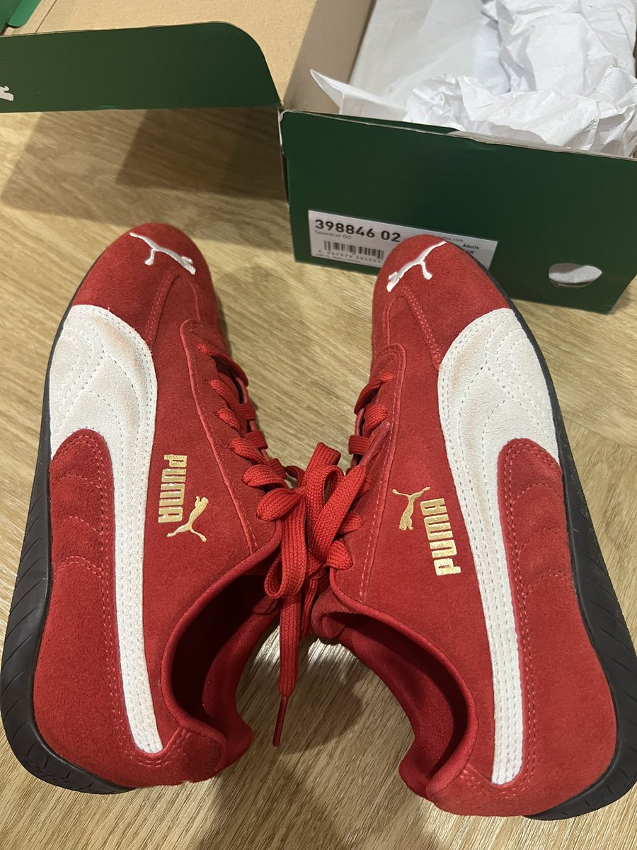 _sai_lom_'s tweet photo. ขายรองเท้า Puma ซื้อมาจากช้อปไต้หวัน ไซต์ 36 ตำหนิมีตามรูป
ปล่อยต่อ 2,000 บาท พร้อมกล่อง
#puma #pumathailand #รองเท้า https://t.co/7J1Wce5LP1