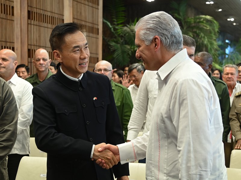 cubadebatecu's tweet photo. 🇨🇺🤝🇨🇳Cuba celebró en el Palacio de la Revolución, con Díaz-Canel, los 105 años del Partido Comunista de China y los 90 años de la Gran Marcha, en un acto conmemorativo de gran significado histórico. 

🔗https://t.co/yjGhawyVah https://t.co/ZXSxL92gM4
