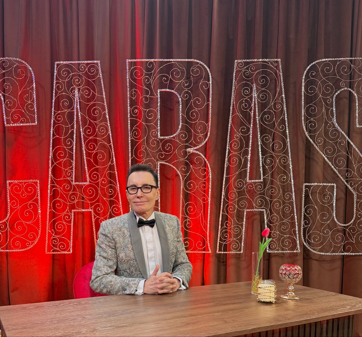 MarceloPolino's tweet photo. #CarasGlam @caras @perfilcom  Gracias x el apoyo
Feliz y agradecido 🤩
L/v 22 hs  @Flow_ar  (26)
23 @TelecentroAr  YouTube  CARAS TV https://t.co/Y8GPfUfcy3