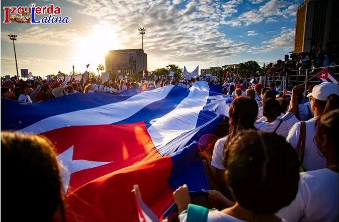 yoddaniel85454's tweet photo. #Cuba seguirá siendo un país culto, trabajador y revolucionario. Somos un pueblo que defiende la paz y no olvida jamás sus conquistas. Estamos claros de lo que queremos y hacia donde vamos, #CubaEstáFirme y no se doblega ante la amenaza ni el odio imperial.
#PorCiroRedondoTodo https://t.co/RhIJ59naiA