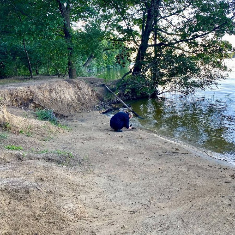 MichiganEGLE's tweet photo. Follow EGLE for one air quality update.
A few months later you're:
🌊 Dropping #GreatLakes facts
♻️ Explaining recycling rules
🚤 Cleaning your boat to prevent invasives
🌿 Touching moss
📱Using @inaturalist
Happy #SocialMediaDay! 🌎💙
#SMDayMI #SMDay https://t.co/kV8KBwTJe2