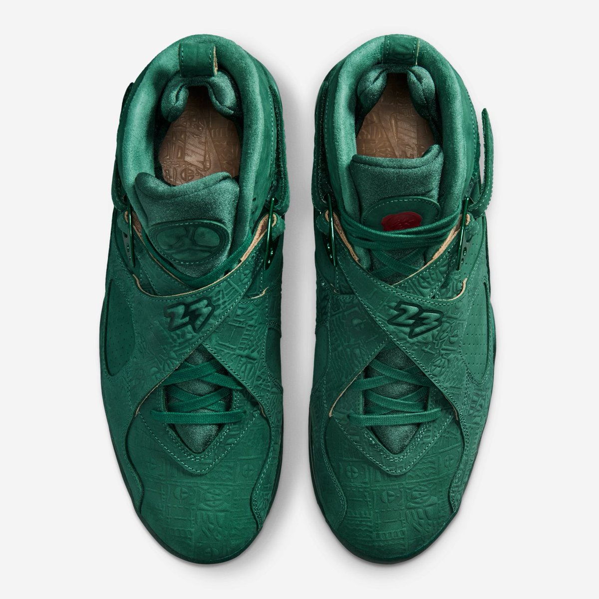 ModernNotoriety's tweet photo. FIRST LOOK: Air Jordan 8 "BIN 23" 😮‍💨 https://t.co/GA5eD1fG3m