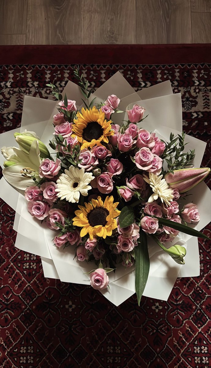 iiYn7's tweet photo. 🌼🌷🌸🌺 https://t.co/sNesXMfOIB