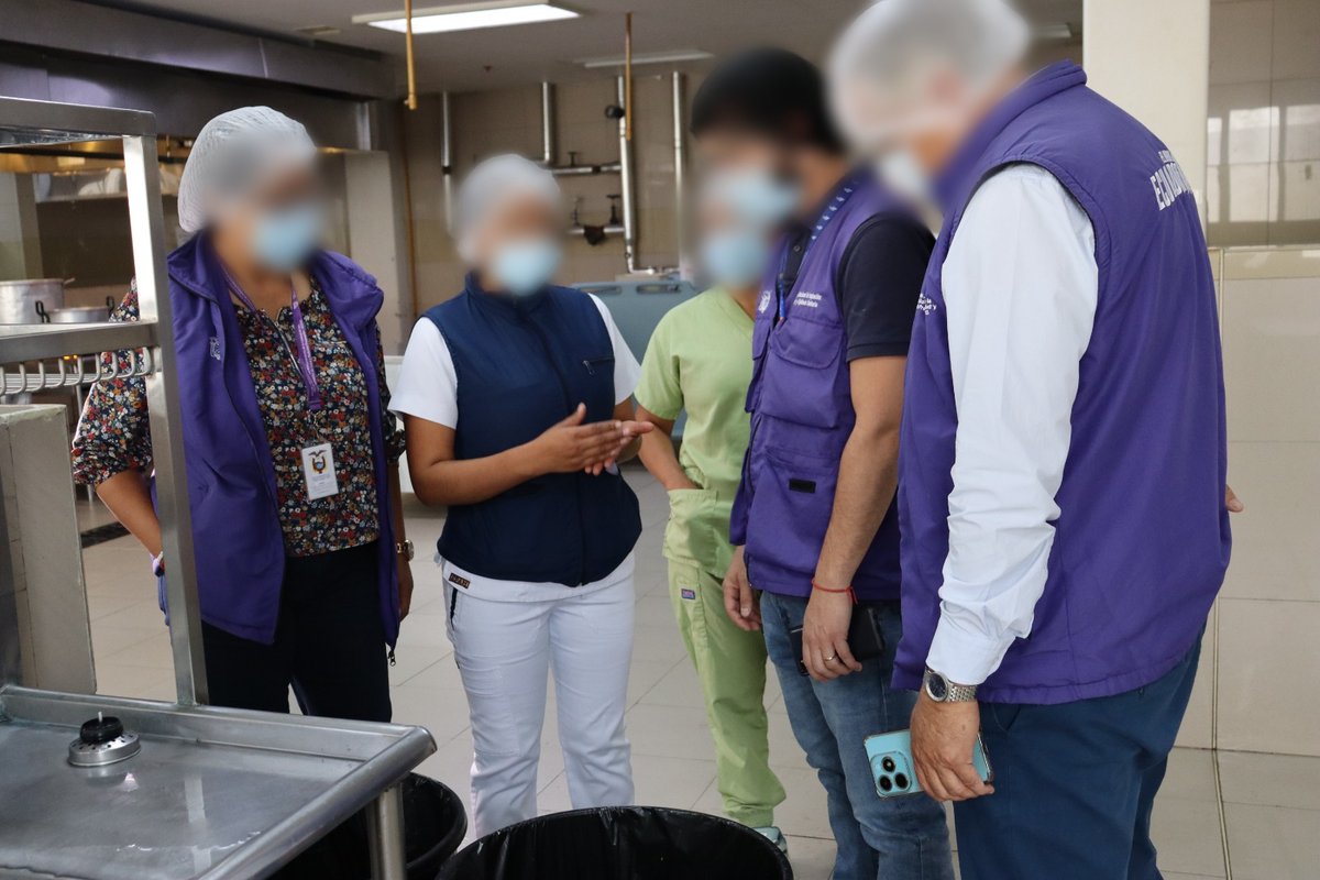 Acess_Ec's tweet photo. Desde sus competencias, el equipo técnico de la #ACESS Zona 9️⃣ verificó el correcto manejo de desechos, la infraestructura del área de preparación de alimentos y emitió recomendaciones para la mejora continua de la calidad. 
#ACESSProtege https://t.co/Xfv3KcaXPV