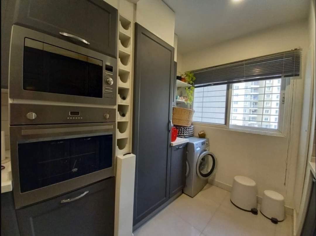 aneeshpanda's tweet photo. @BangaloreRoomi @fmrbangalore @FindFlatmate @GruhamBot 

Looking for a flatmate in a fully furnished 3BHK apartment in Sattva Greenage.

📍Bommanahalli, nearby for folks who have to commute to HSR, Koramangala, or BTM

Rent - ₹28k + ₹2.5k maintenance
Deposit- ₹1 Lakh

1/n https://t.co/YNnWlflEYa