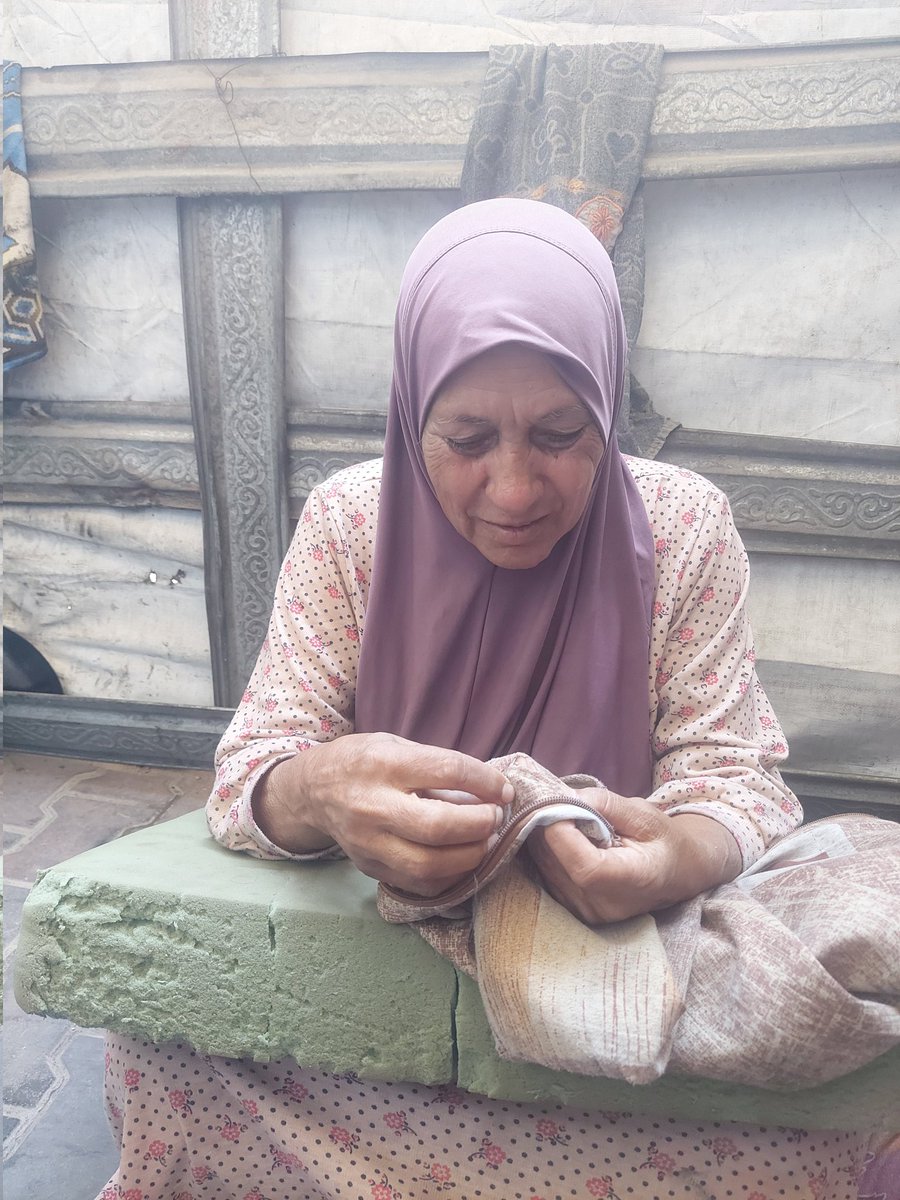 ShadiaHamad01's tweet photo. 💔 I am an elderly woman battling cancer. I urgently need ongoing treatment, but I cannot afford it.
In this photo, I am repairing my old clothes because I cannot buy new ones.
https://t.co/7CzT4smeXO
Please support me if you can. 
May God bless you. 🤲❤️
@ireallyhateyou 🙏🙏 https://t.co/PZXcvnwXKo