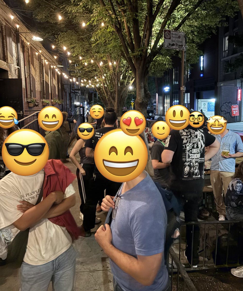 rgbqcd's tweet photo. office hours: lay your vibes to rest edition
NYC, 6:45pm, McCarren Park
40.7215496,-73.9514770

After a whirlwind week, we’re back to being by the grills. It can be chill. Bring sparkling water if you feel like it. Look for the rubber duck on a picnic table https://t.co/ItRVZ30g77