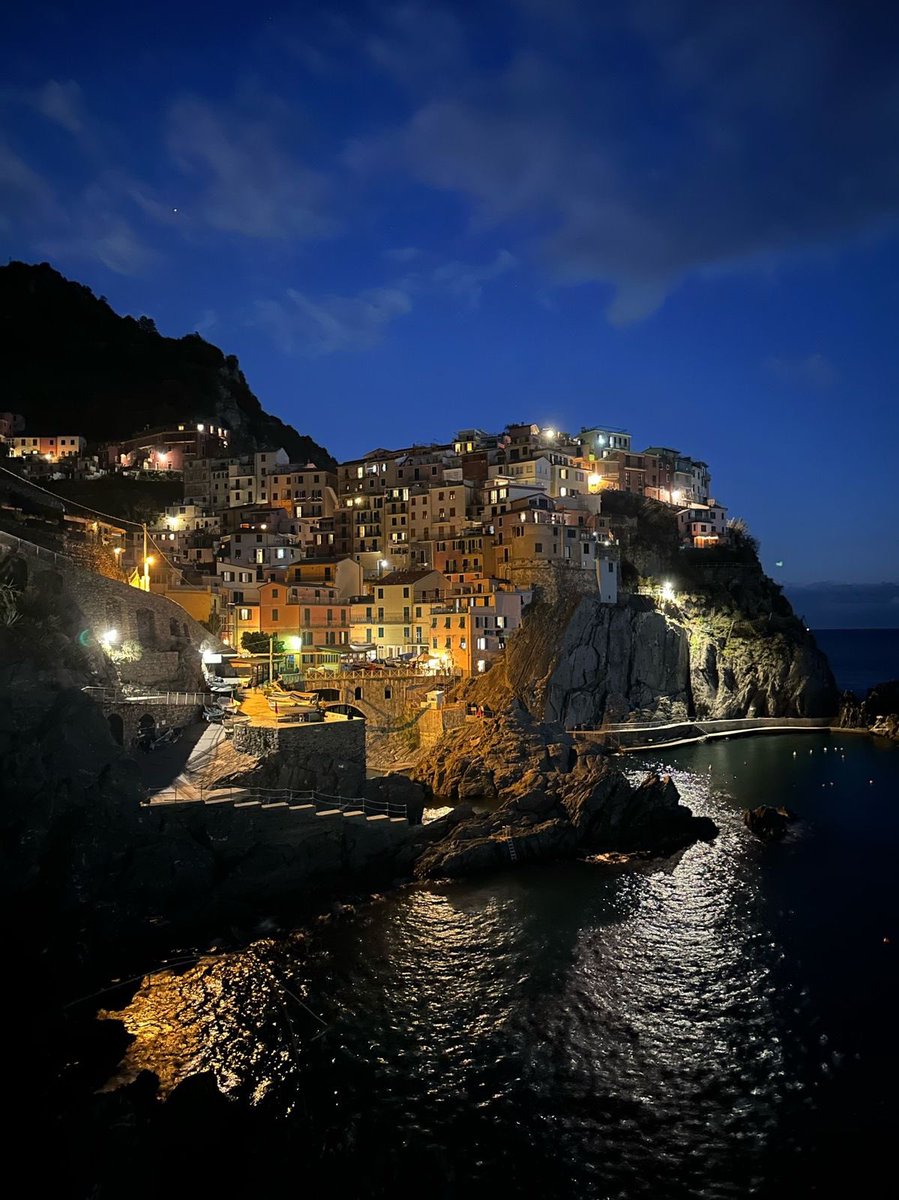 _Naturaee's tweet photo. Italy at night https://t.co/tImQQimd4A