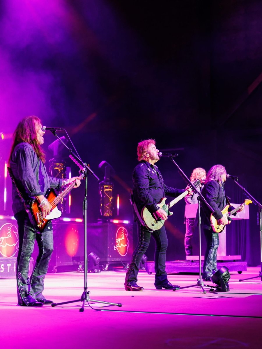 38SpecialMedia's tweet photo. Shoutout to for these amazing photos of our show at the @mercedesbenzamp 🤘

#38Special #LegacyTour https://t.co/BxLY5i5Ymi