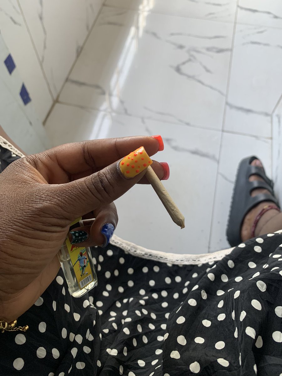 mon_vrai_'s tweet photo. I dn pinch another one again for 4:20🍃✨🫩 https://t.co/O1Ube1kRCR