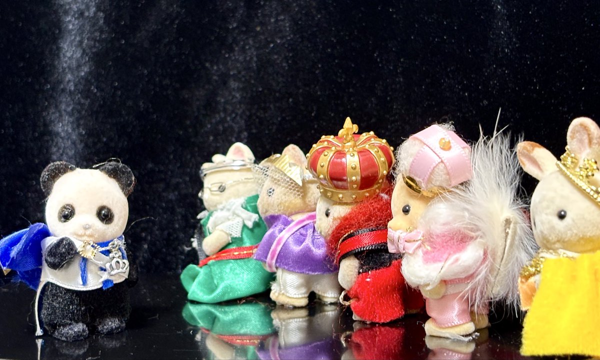 fairytale_p510's tweet photo. 『ゲイジュツ戦隊アルスレンジャー』

💙俺を呼んだかのう
💛❤️🩷 💜 💚呼んでない呼んでない　

#舞台アイチュウ
#Ars https://t.co/i2WBfI3fZN