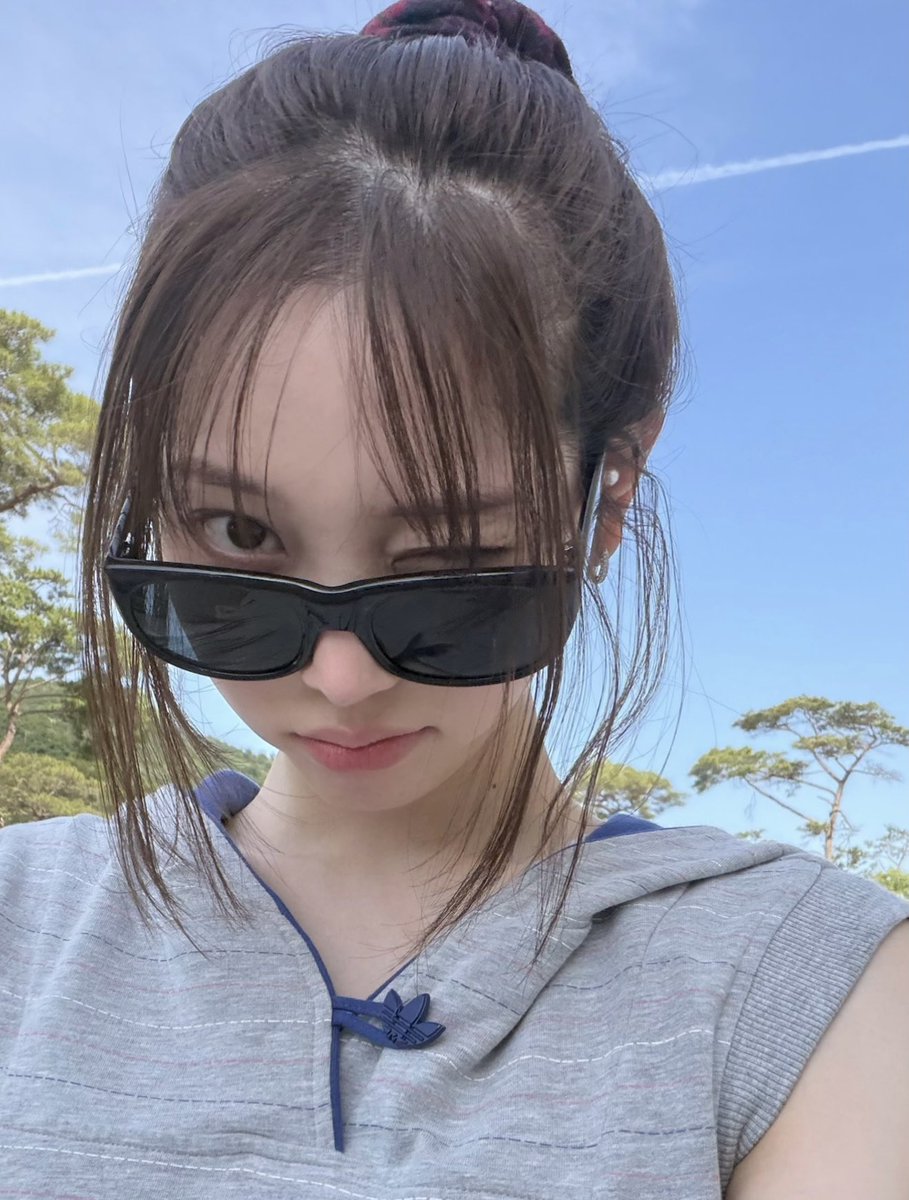 PomeloSeo's tweet photo. 260701 DAY OFF
#영서 #YOUNGSEO #ヨンソ https://t.co/3tLMfHUxTw