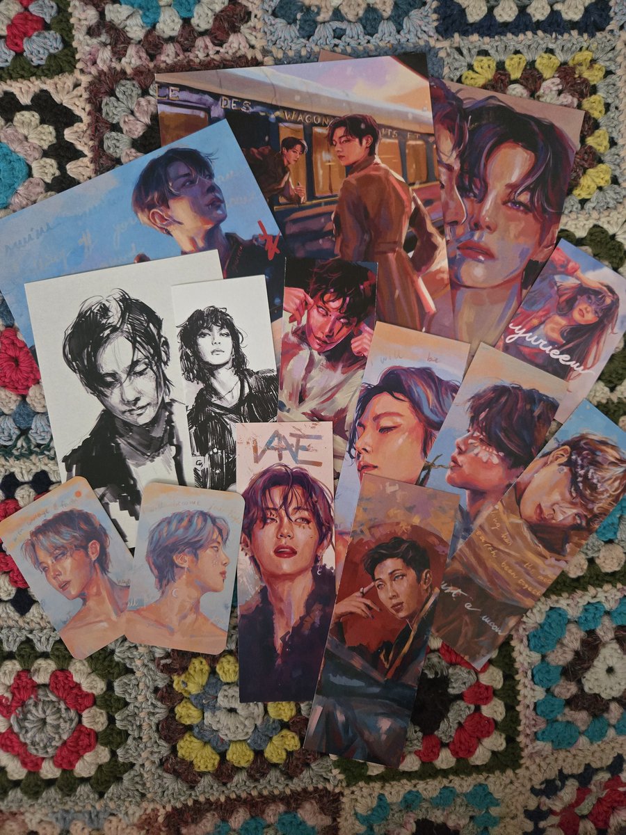 nayjoonbug's tweet photo. All my pretties from @yurieem have arrived! I love them so much, thank you! 💜🥰 https://t.co/KKCZ3HHwBf