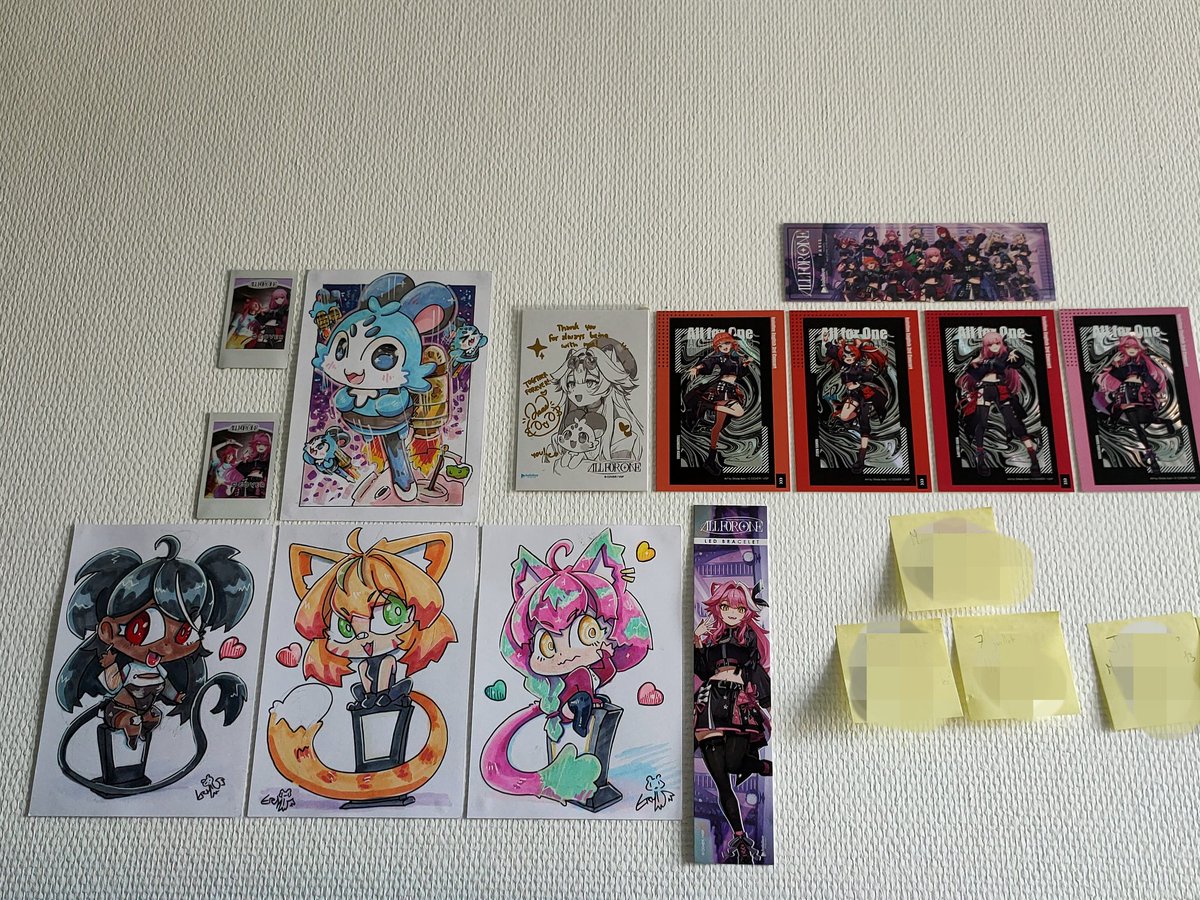 KatChanVT's tweet photo. Une partie de mon loot du screening Hololive ! Encore merci infiniment à toutes celles et ceux qui m'ont offert des goodies, j'ai même pas les mots 😭🙏❤️ #afo #allforone https://t.co/6Hrw0IGhZp