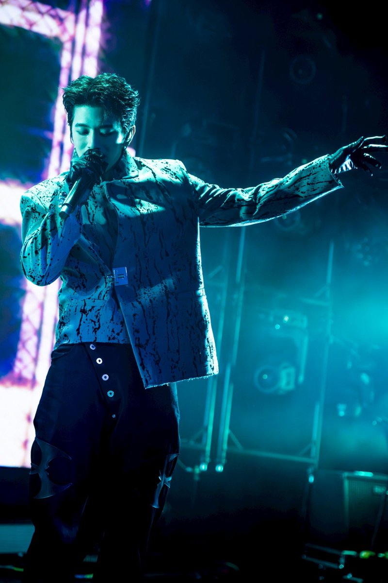 thaichilltw's tweet photo. 🎤 SVRN 首登金曲國際音樂節　新歌〈OVERHOPED〉全球首唱！

曾是泰國人氣男團成員的 Porsche，以全新個人身分 SVRN 首度登上 2026 GMA 金曲國際音樂節 SHOWCASE，除了帶來精彩演出，更驚喜首唱尚未發行的新歌〈OVERHOPED〉，讓現場觀眾成為全球第一批聽見這首作品的粉絲。

近年 SVRN 積極投入個人創作，今年推出單曲〈WHY〉，展現不同於過往的音樂風格；同時也跨足影視圈，主演 Netflix 泰國電影《我的摯愛殺手》，獲得國際關注。

首次來台的他還以中文「謝謝」及台語「食飽未」向粉絲打招呼，展現十足親和力。

🎧〈OVERHOPED〉將於 7 月 2 日 正式發行！

#SVRN 
#GMA2026xSVRN 
#SVRNCheckInTAIPEI 
#thaichilltw

Cr. X《GLIIDE》、Facebook《金曲 GMA》