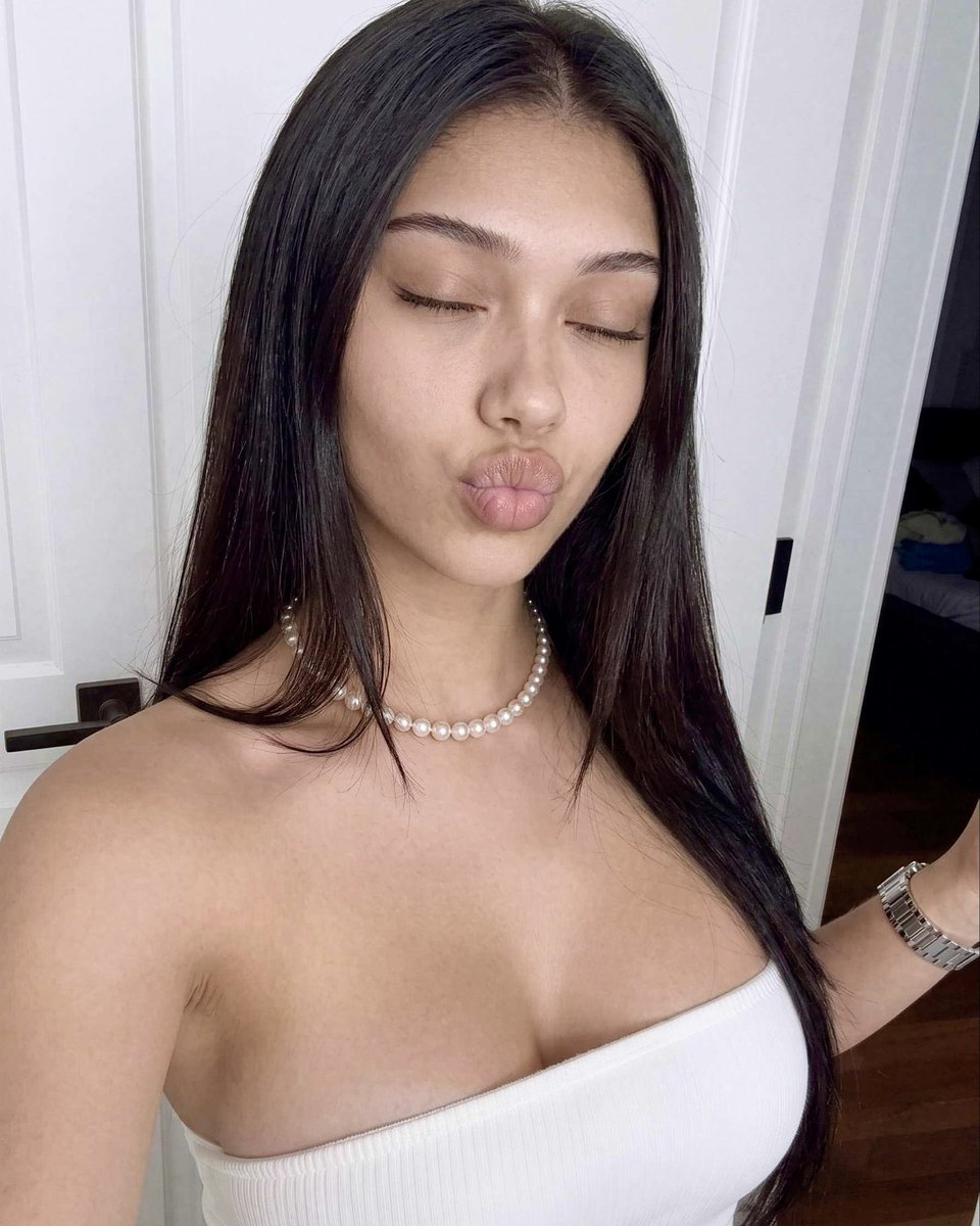 ItsElenaLee's tweet photo. Tuesdayyyyyyyy ughhh 🥴 https://t.co/DxkYZ2Kzf2