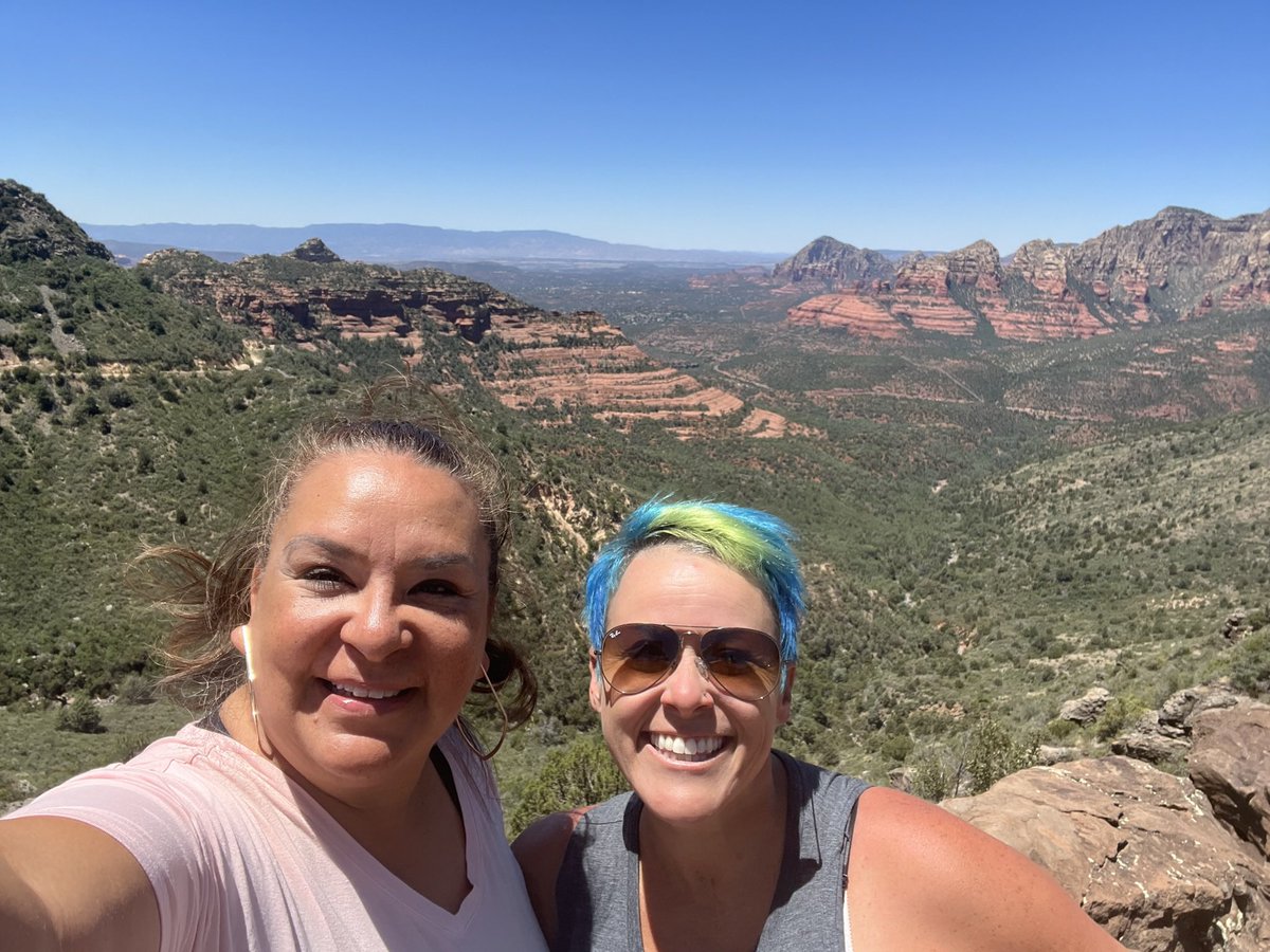 EdithFaltine's tweet photo. Feliz cumple to one of my favorite people! Love you, @TexasFancyBoots ! We are so due for a trip! https://t.co/GT0cv24K57