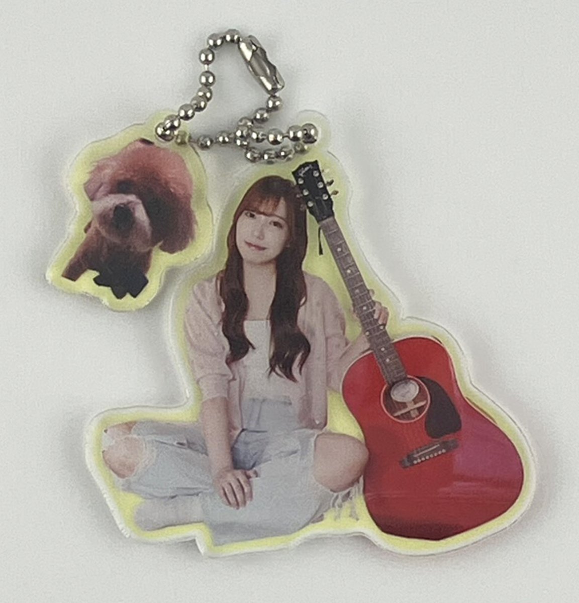 airi__staff's tweet photo. アクキー2種　7/12(日)ワンマンライブ入場前の事前グッズ販売にて販売開始！販売開始時間は改めて告知いたします。 ネット販売は7/13日から
https://t.co/v2AcCtKI5P https://t.co/JcPInMqmG1