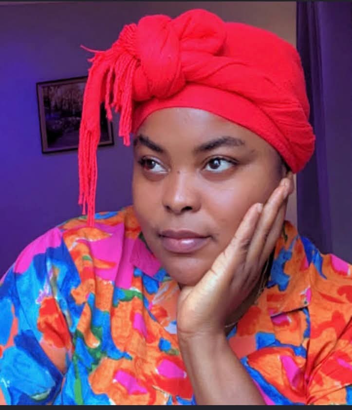 razorblade300's tweet photo. 🚨Breaking news: 

Mama Pee has been allegedly invited by the DSS after saying: “if Tinubu isn't a criminal, why did he forfeit over $400k to the US government in a drug case?” during Free Sowore protest. https://t.co/3qcD1KjjIN