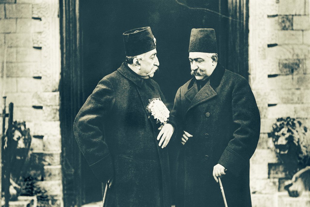 Med_History_'s tweet photo. علت ماندگاری در قدرت در ایران

ماندگاری برخی در قدرت با وجود کفایت ظاهری کمتر، درخور توجه بنظر می‌رسد. میرزاعلی‌خان امین‌الدوله، از بنیانگذاران نظم مدرن در ایران بود و عمر صدارت او به یک سال هم نرسید. این در حالی است که میرزاعلی‌اصغرخان امین‌السلطان، از عصر ناصری تا مظفری [۱/۴] https://t.co/rzWwe6EDZr
