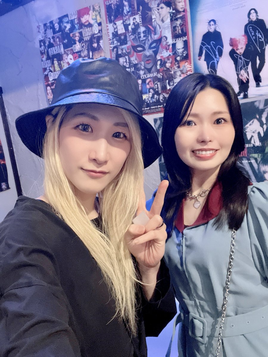 kaori_warlock's tweet photo. 今日は立川BABELにTHE+BETHでギター弾くミナミ見に行ってきたー🎸！

セッション以外のバンドで立つ姿、久々に見れて新鮮だった！🥳

元気もらえるような曲もいっぱいで、みんなステージで笑顔で楽しそうだったのが印象的👏✨

また見に行くぞー✌️⤴️ https://t.co/17dZ1mNKPk