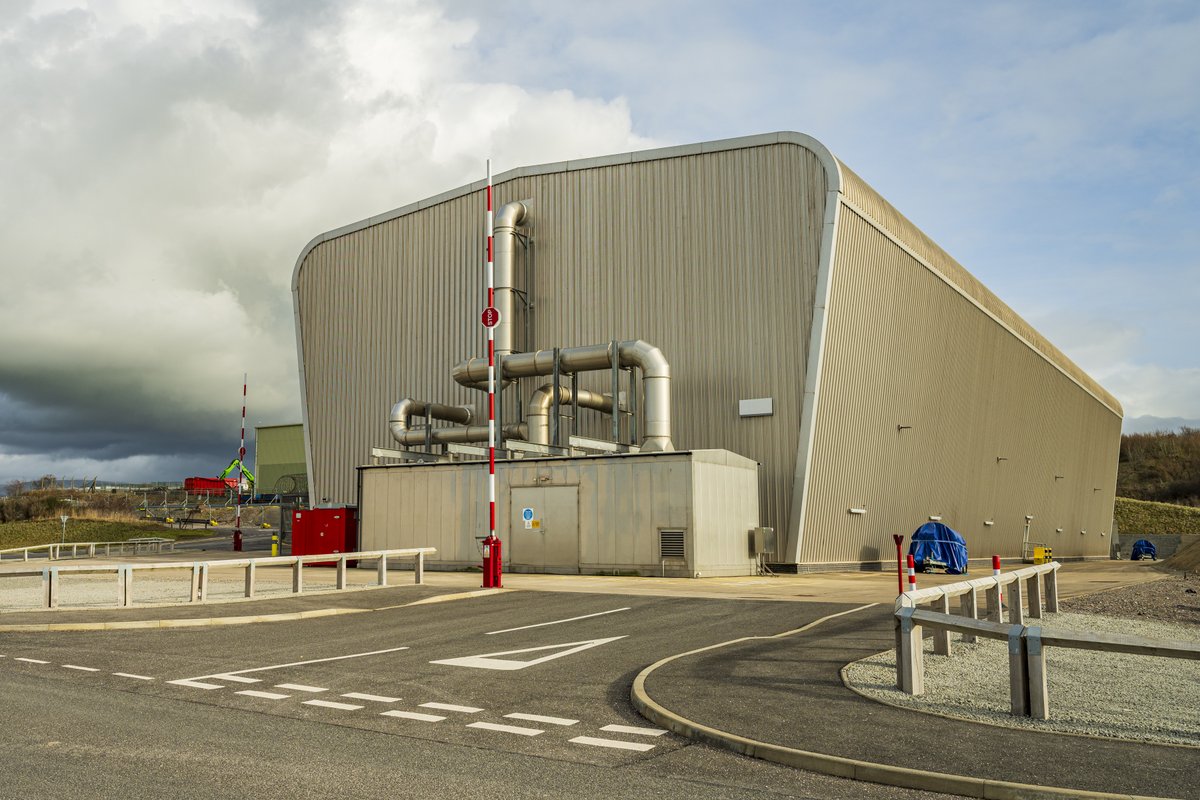 SellafieldLtd's tweet photo. Turning legacy into progress

Our latest First Generation Magnox Storage Pond case study shows how we’re tackling one of our most complex clean-up challenges — reducing risk and preparing for the future.

🔹 Fuel & waste removal
🔹 Sludge retrieval
🔹 Advanced tech

More this week 👀 #ThrowbackThursday #FutureFriday

👉 Read more: https://t.co/ibQ8oj6I4m

#Sellafield #Decommissioning #Nuclear #innovation
