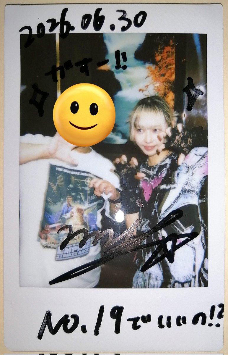 Cb3kb's tweet photo. 電脳祭3で、MIHOちゃんとチェキ。
急に初めましてネタかまされました、どうやらもう相手するの飽きられたみたいです🤣
次はもっとMIHOさんを楽しませられるよう頑張ります‼️😆💪
#MIHO 
#mimikiddy https://t.co/8Q07BeUDPJ