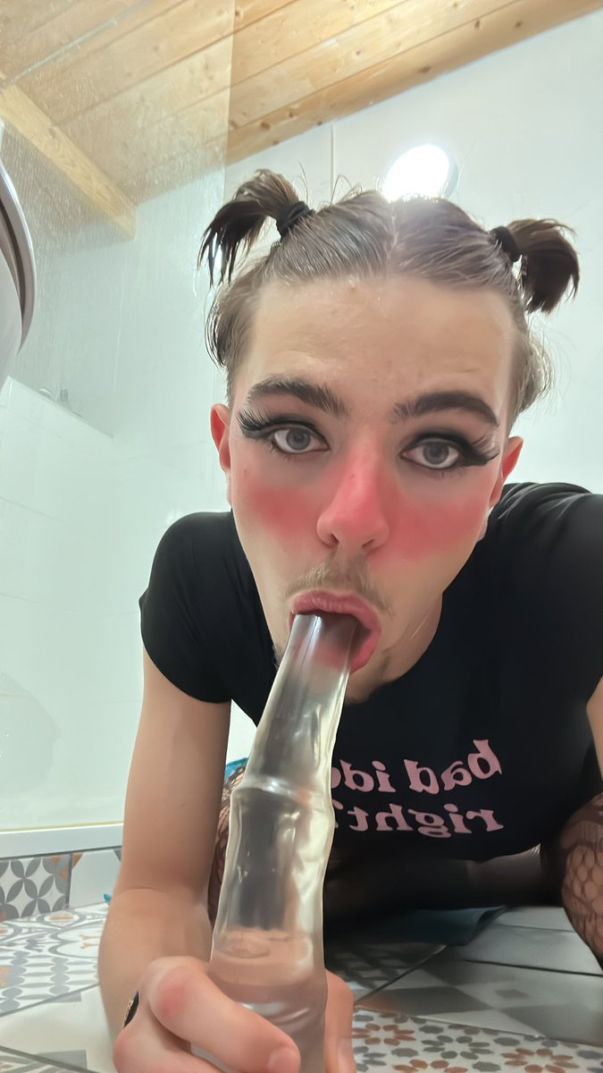 Sissylola42's tweet photo. I can’t keep being a sissy—I can’t afford it anymore. I’m looking for someone willing to support me financially in exchange for my total submission. I’ll give you all of my personal information so there’s no way for me to turn back. I’m yours. https://t.co/k42IduFn7f