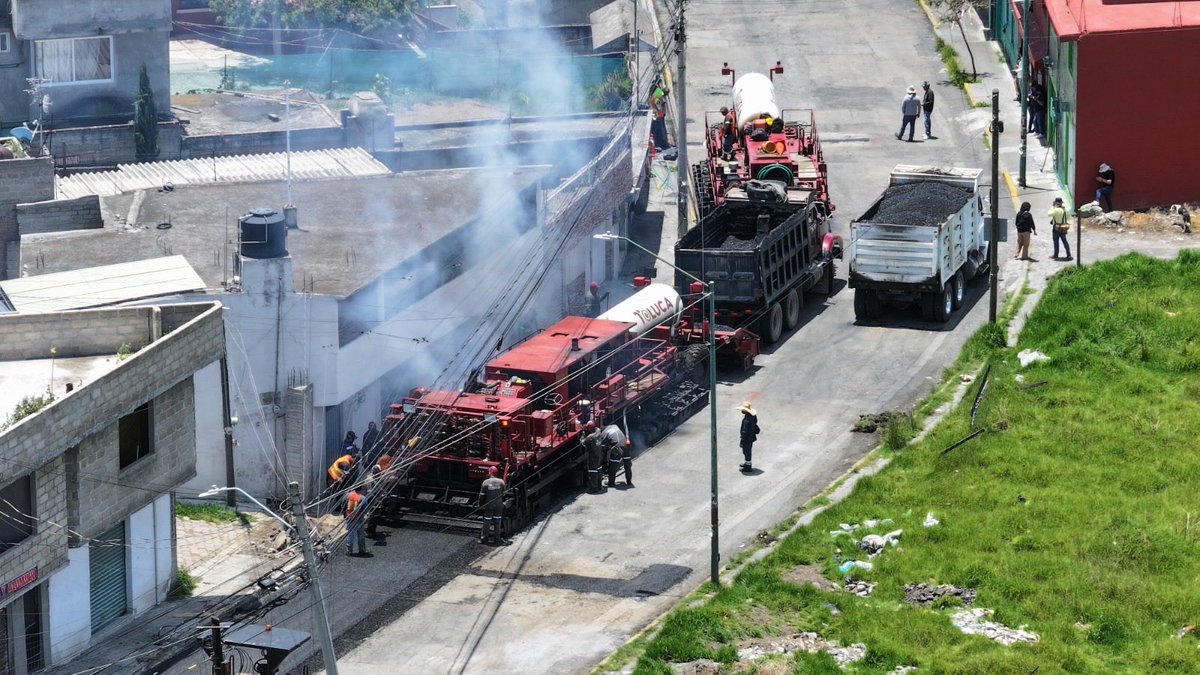 rimoba's tweet photo. El #DiabloDragón avanza con fuerza en #Toluca. 🚧

Esta semana quedará lista la rehabilitación de la calle Juárez, en San Mateo Oxtotitlán, una obra que beneficia a más de 29 mil habitantes y que ya registra 85% de avance. https://t.co/GKZ8CS3xbv