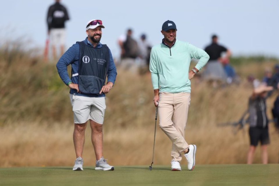 NUCLRGOLF's tweet photo. 🚨👀⛳️ #NEW — Wesley Bryan is T4 at The Open Final Qualifying with 8 holes to go and 5 spots available

He has YouTube golf star Peter Finch on the bag https://t.co/aHQUvCXPGO